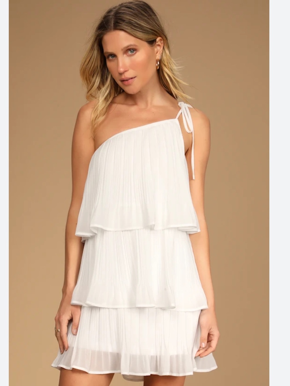 Lulu's Blowing Kisses White One-Shoulder Tiered Pleated Mini Dress Size Large